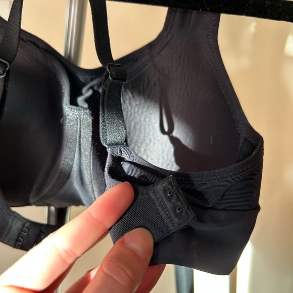 Nike Dri-Fit Sports Bra - Picture 5 of 7